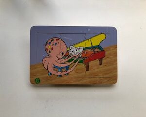 octopus playing the piano
